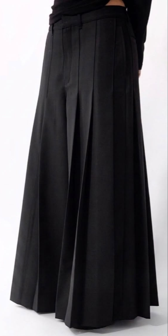 High-waisted black wide pleated trousers